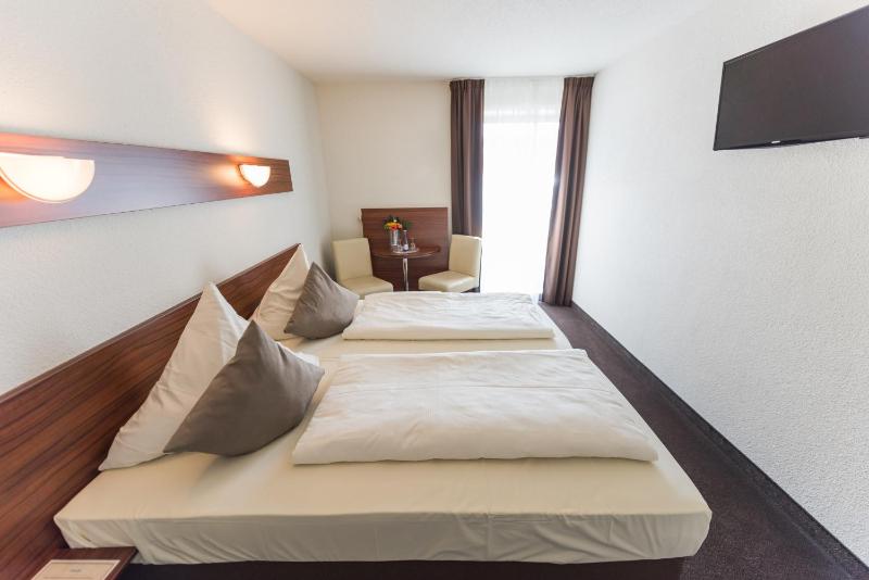 Standard Single Room image 3