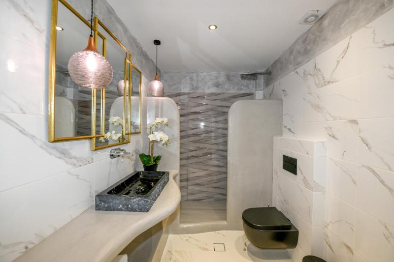 Superior Apartment image 2
