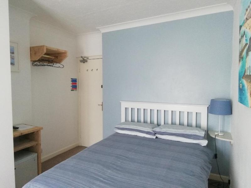 Small Double Room image 3