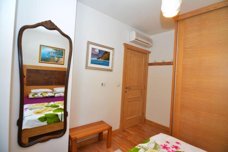 One-Bedroom Apartment image 3