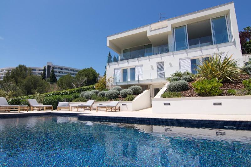 Villa Miramar by Glasir - image 27