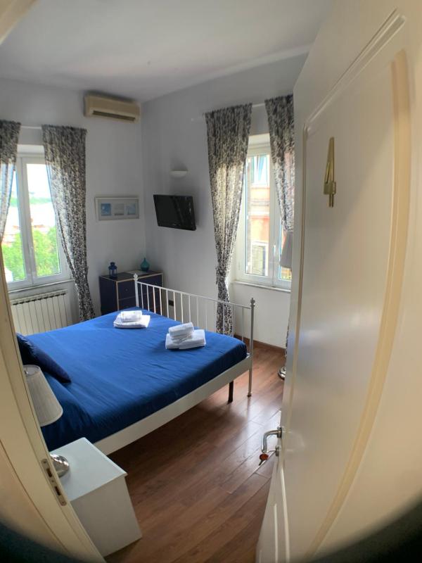 Double Room with Private External Bathroom image 4