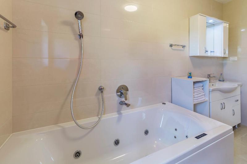 House Katuri 1059 - image 26