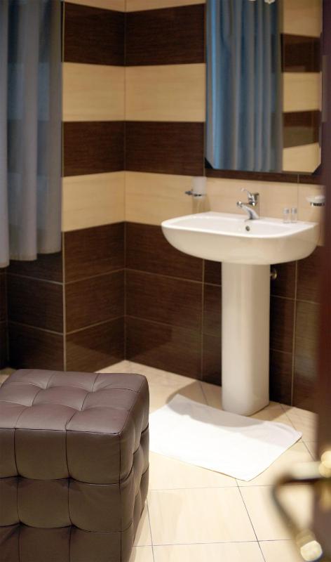 Triple Room image 3