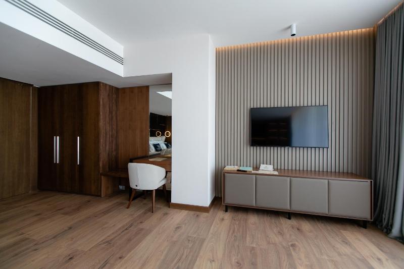 Junior Suite image 2