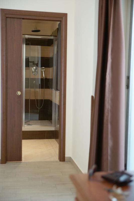 Double or Twin Room image 2
