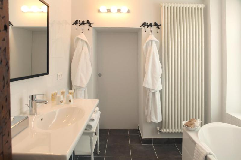 Superior Double Room image 3