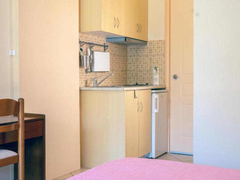 Studio (2 Adults) with Garden View image 4
