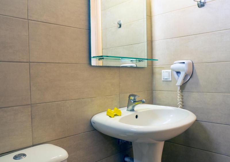 Studio Triple Room with Side Sea View image 3