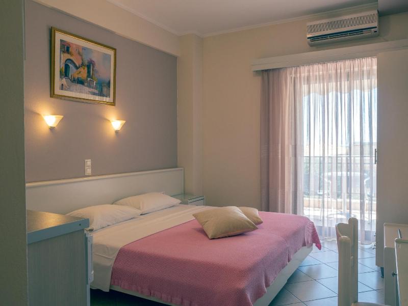 Studio (2 Adults) with Sea View image 1