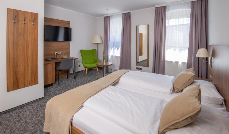 Economy Double or Twin Room image 4