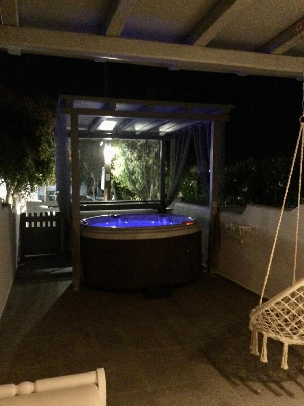 Two-Bedroom Apartment with External Hot Tub image 3