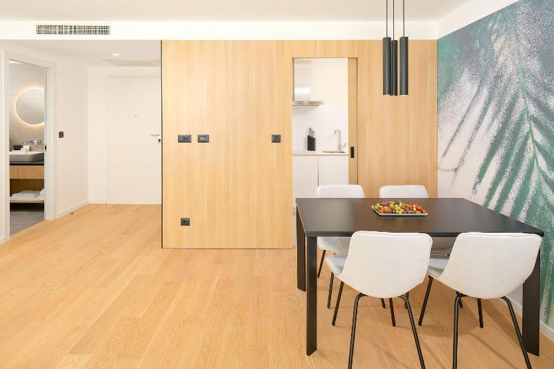 One-Bedroom Apartment with Garden View - Ground Floor image 3