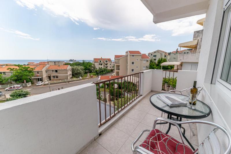 Studio with Sea View image 4