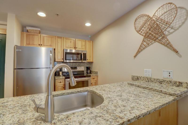 One-Bedroom Apartment image 2