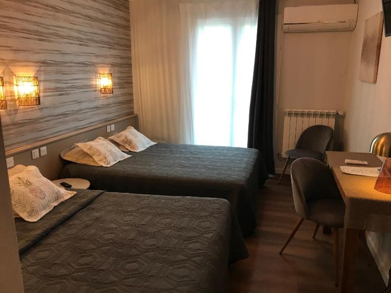 Comfort Twin Room image 3