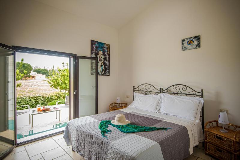 Double or Twin Room image 4