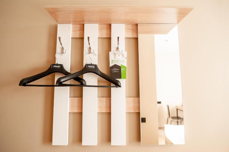 Twin Room image 2