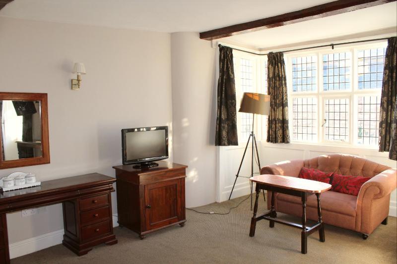 Deluxe Suite image 3