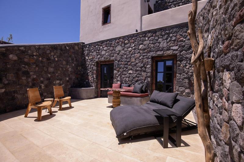 Athiri Junior Suite with Private Heated Indoor Plunge Pool image 3