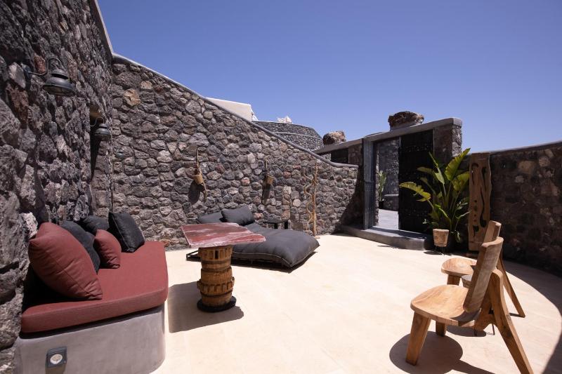 Athiri Junior Suite with Private Heated Indoor Plunge Pool image 4