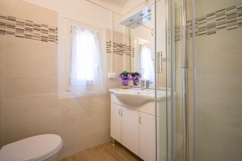 Bungalow image 3
