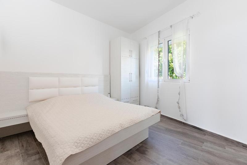 Deluxe Apartment image 2