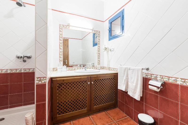 Twin Room with Sea View image 3