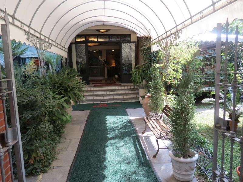 Single Room with Balcony image 4