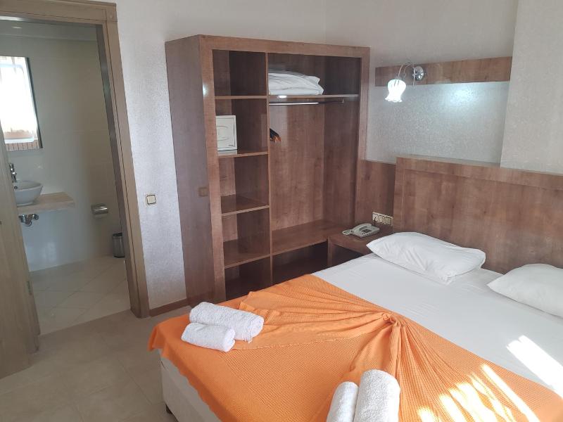 Standard Suite image 4