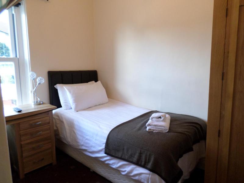Single Room image 2