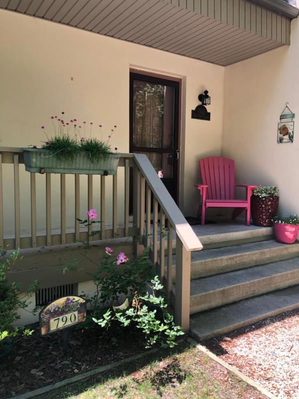 Two-Bedroom Townhouse image 3