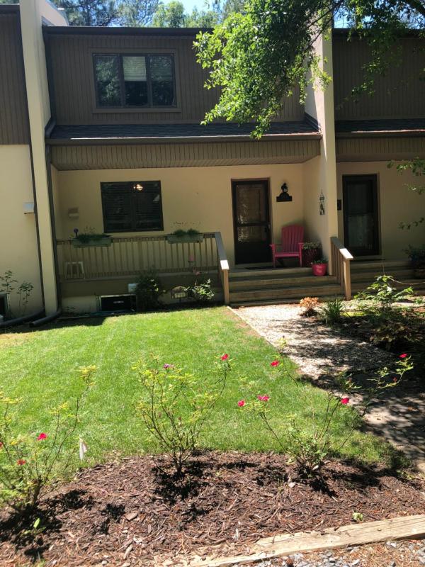 Two-Bedroom Townhouse image 2