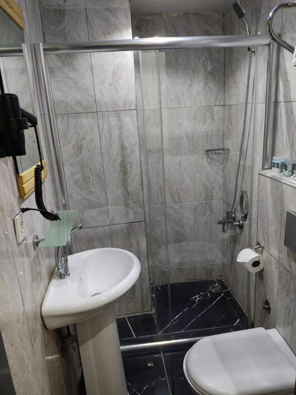 Quadruple Room with Balcony image 2