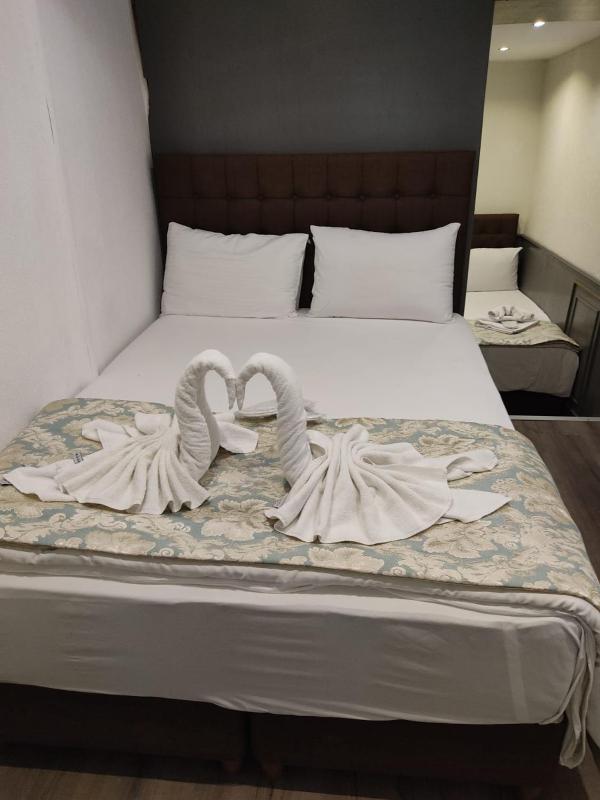 Quadruple Room with Balcony image 1