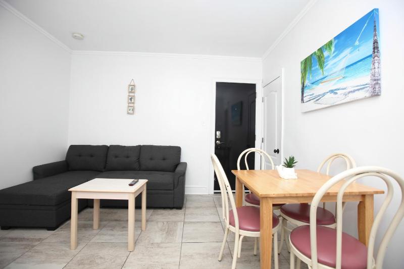 One-Bedroom Apartment image 2