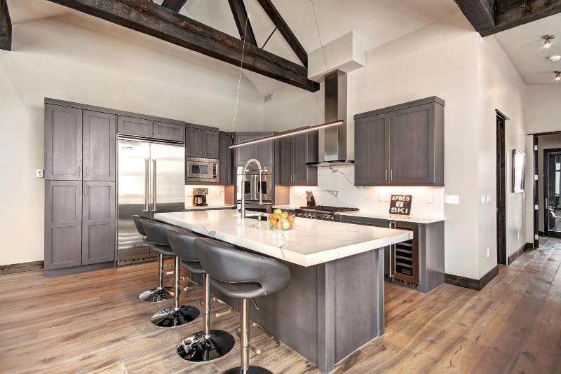 Four-Bedroom Townhouse image 2