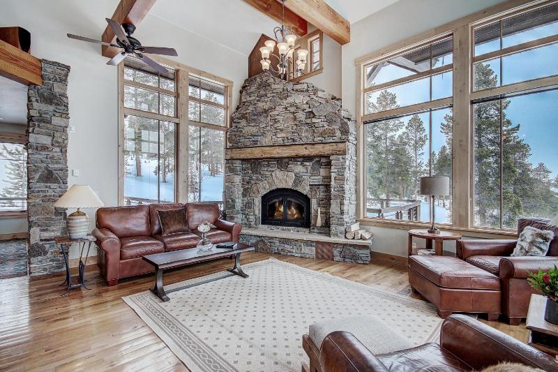 Five-Bedroom House image 3