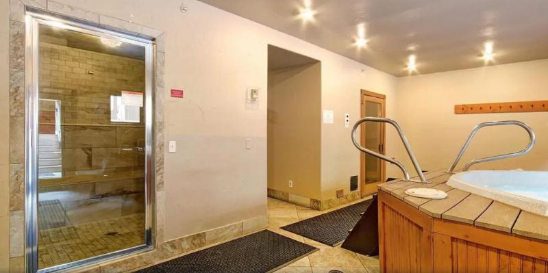 One-Bedroom Apartment image 3