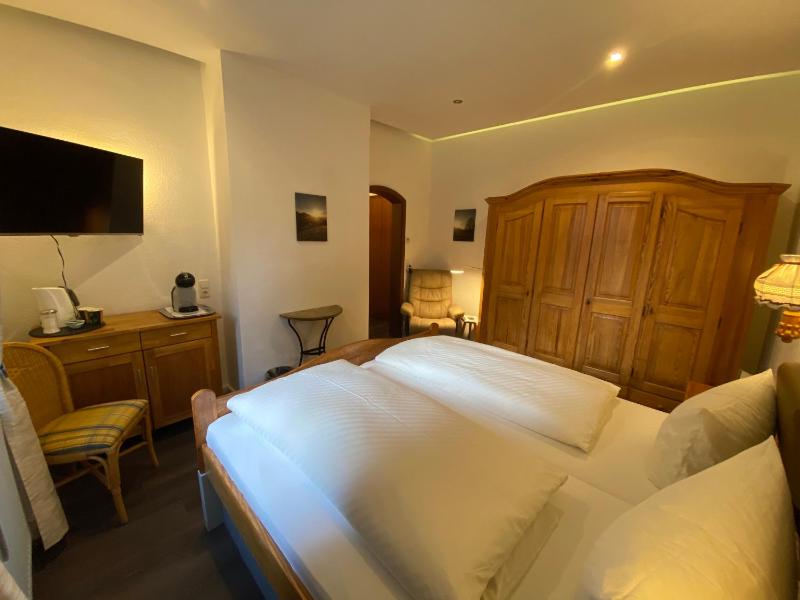 Standard Double Room image 2