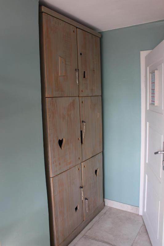 Family Room image 2