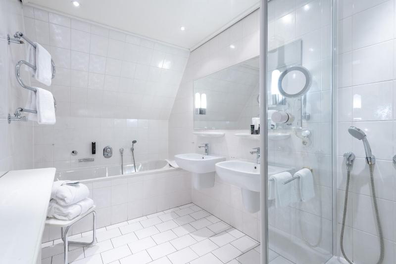 Suite image 3