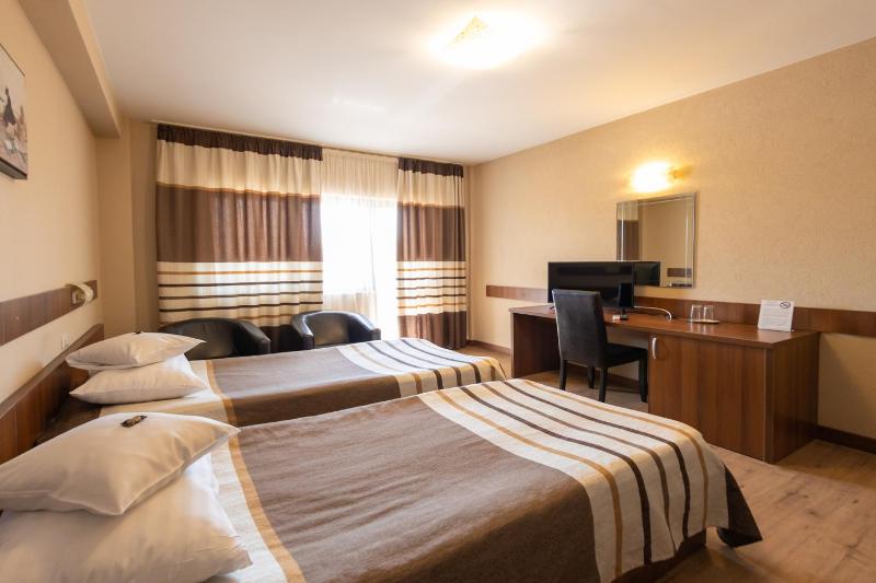 Twin Room image 1