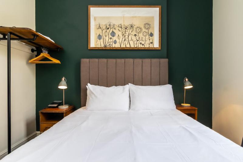 Double Room image 4