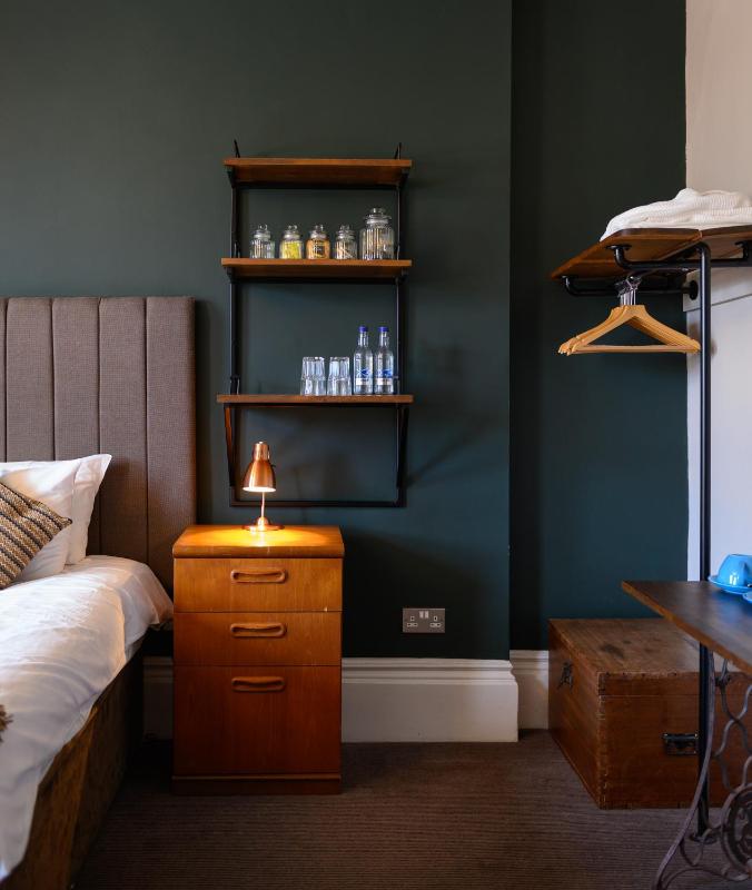 Family Room image 3