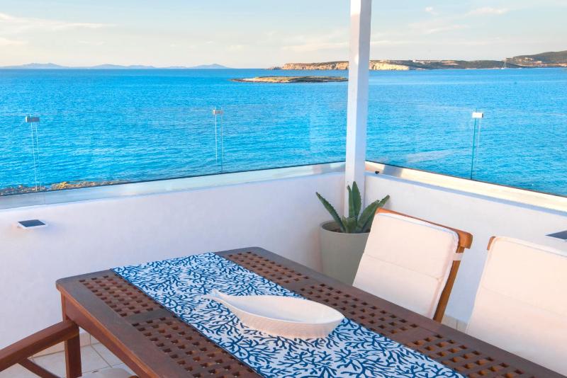 THALASSA Seafront Superb 1BD house in Naousa Images