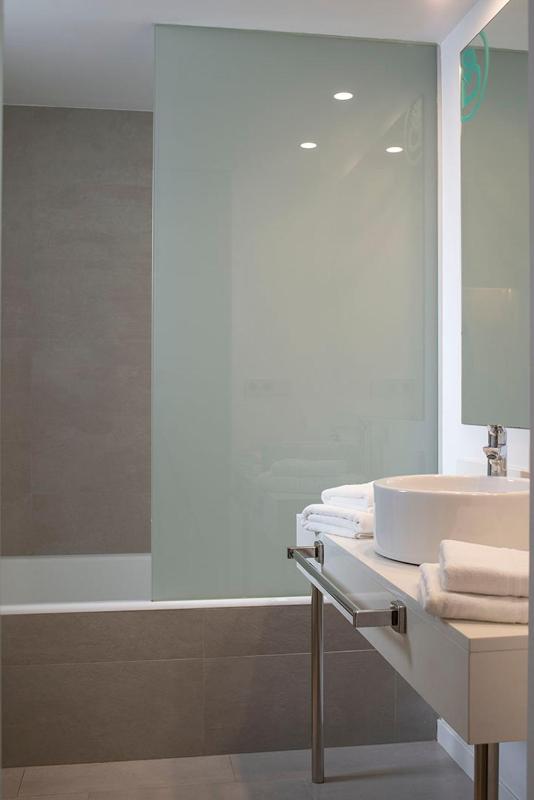 Standard Two-Bedroom Apartment image 3