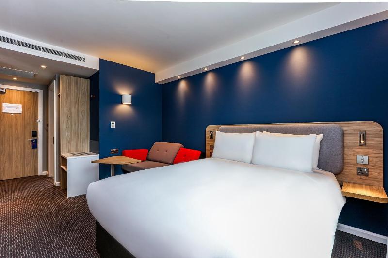 Standard Double Room with Free Hot Breakfast image 4