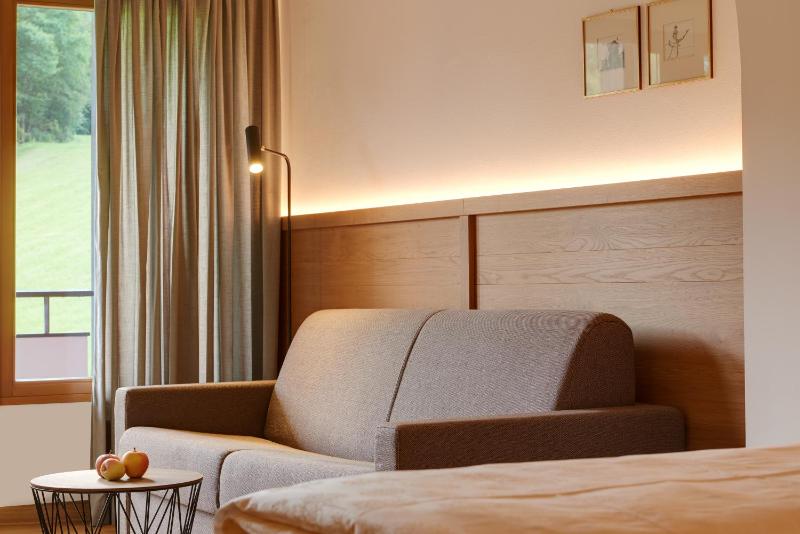 Deluxe Double Room with Balcony image 1