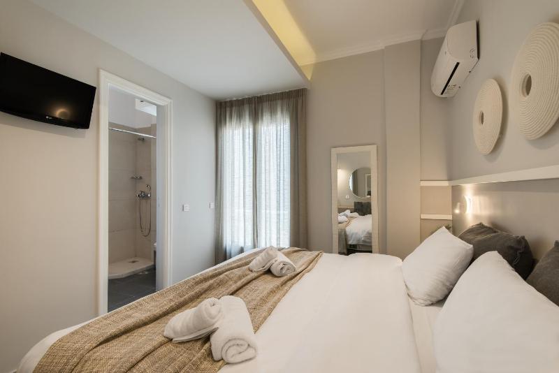 Double or Twin Room image 4